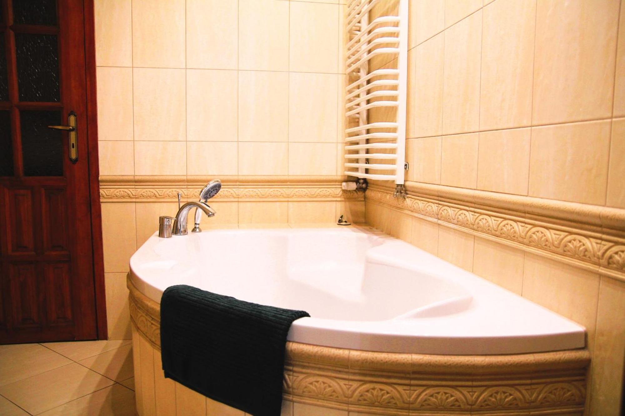 Apartment Zamurna 4 *